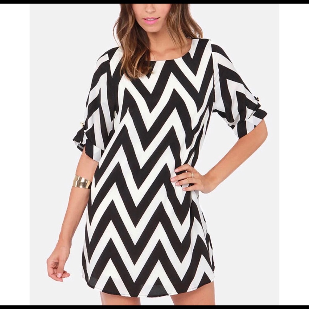 Lulus Black & Ivory Chevron Dress | Size Small EUC
